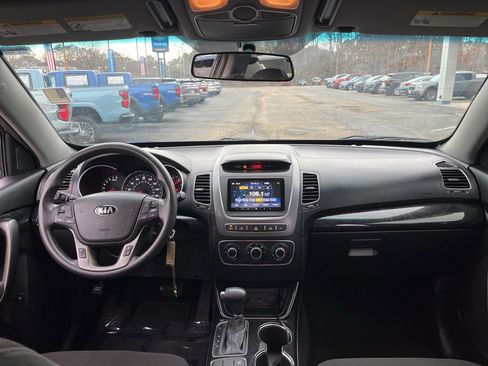 Used 2015 Kia Sorento LX image 33