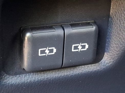 Used 2025 Toyota RAV4 SE AWD/4WD image 11