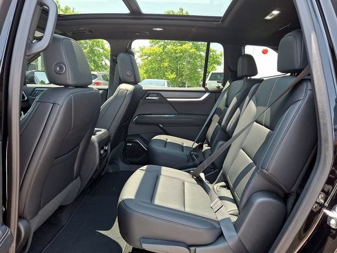 New 2026 GMC Acadia Elevation w/ Elevation Premium Package FWD image 6
