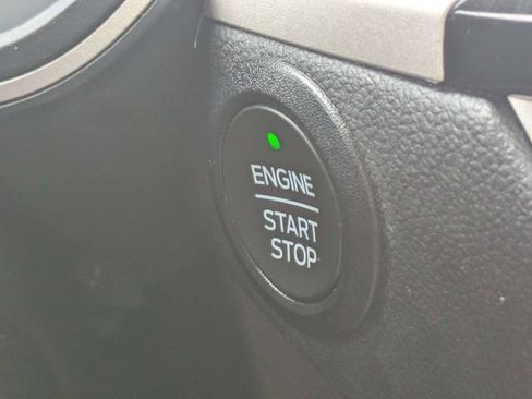 Used 2022 Ford Escape SE FWD image 26
