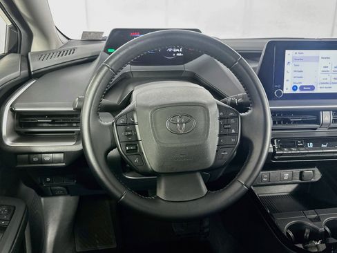 Used 2024 Toyota Prius LE FWD image 18
