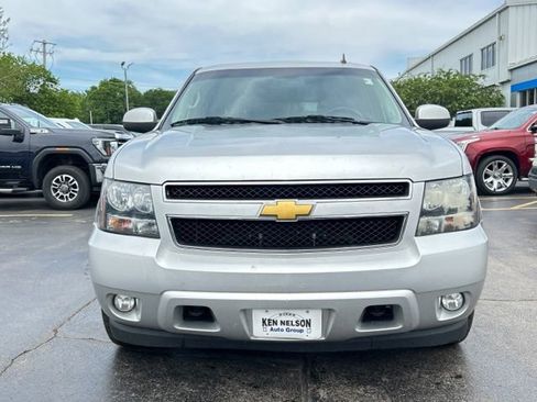 Used 2014 Chevrolet Suburban LT w/ Luxury Package AWD/4WD image 2