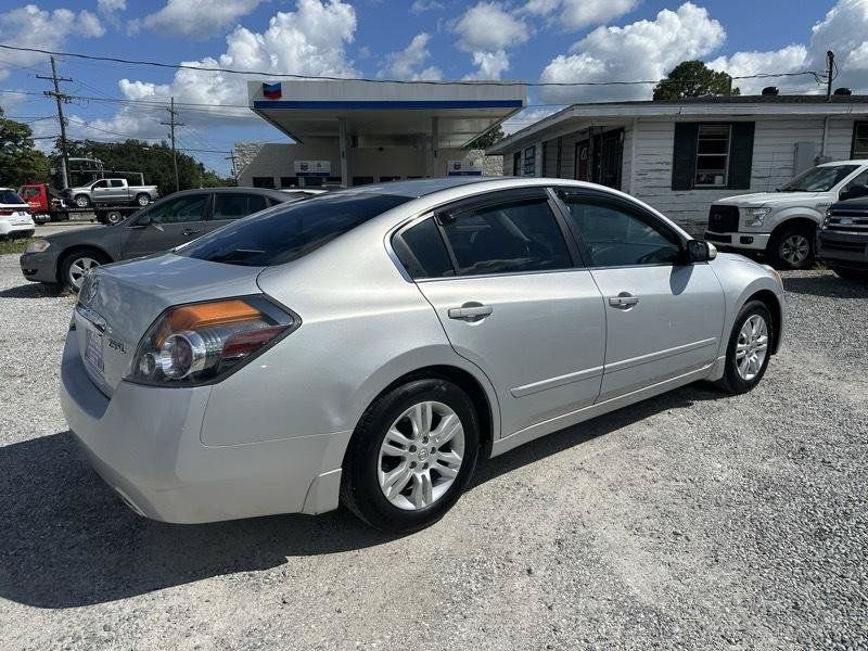 Used 2010 Nissan Altima 2.5 SL w/ SL Pkg FWD image 4