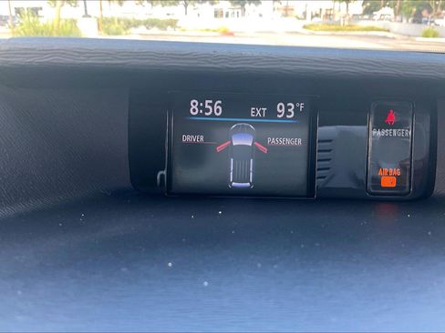 Used 2013 Toyota Sienna XLE w/ Premium Pkg FWD image 36