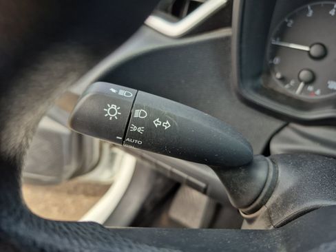 Used 2025 Toyota Corolla LE FWD image 34