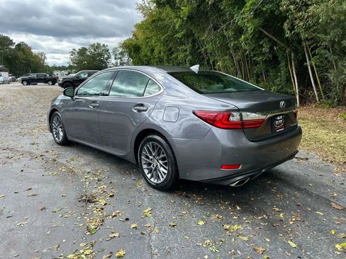 Used 2018 Lexus ES 350 w/ Navigation System Package image 9