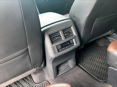 Used 2022 Volkswagen Atlas SEL Premium AWD/4WD image 34
