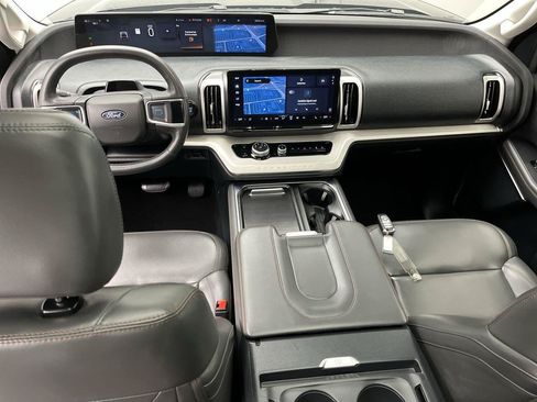 Used 2025 Ford Expedition Active AWD/4WD image 4