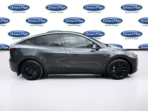 Used 2024 Tesla Model Y 2WD image 8