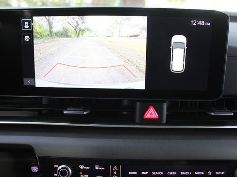 New 2026 Kia Carnival EX FWD image 53