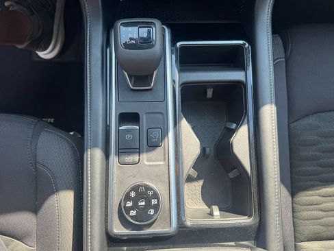 Used 2022 Nissan Pathfinder SV w/ SV Premium Package AWD/4WD image 20