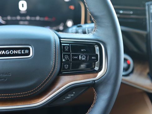 Used 2023 Jeep Grand Wagoneer Series III image 44