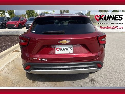 Used 2024 Chevrolet Trax LT w/ Driver Confidence Package image 6