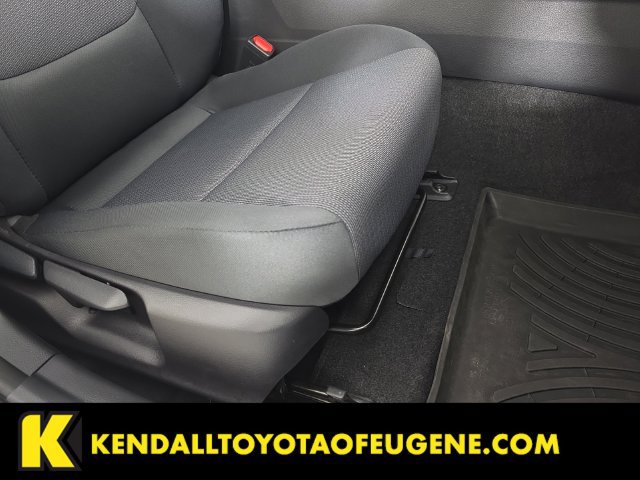 Used 2024 Toyota Prius LE AWD/4WD image 28