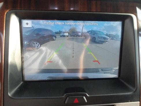 Used 2017 Ford Expedition Platinum image 24