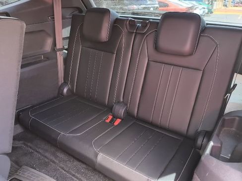 Used 2024 Volkswagen Tiguan SE R-Line FWD image 28