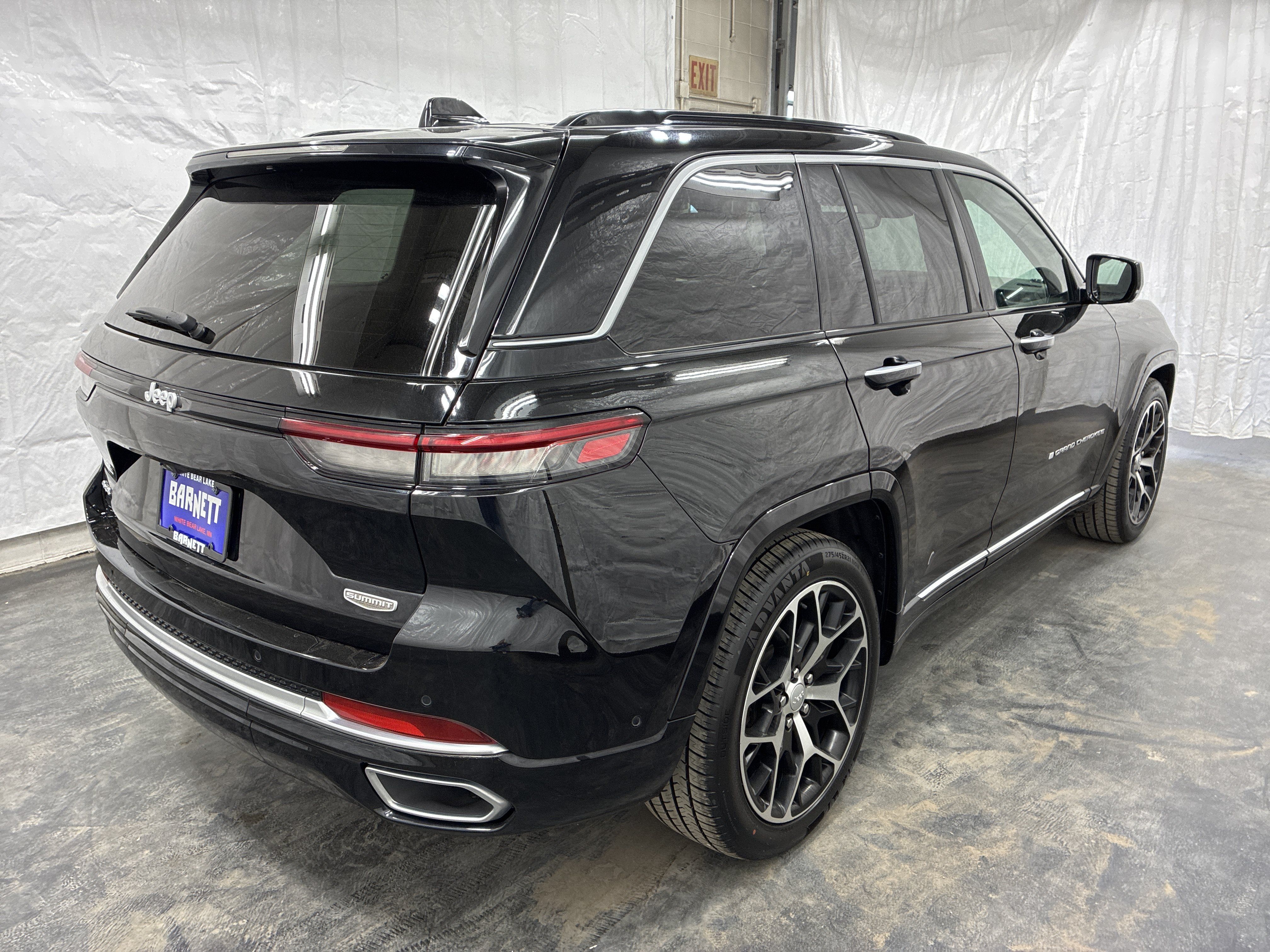 Certified 2024 Jeep Grand Cherokee Summit AWD/4WD image 5