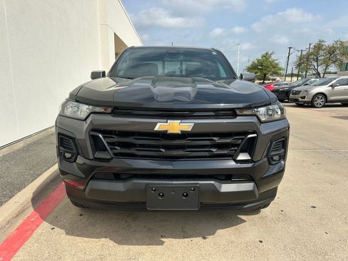 Used 2024 Chevrolet Colorado LT w/ LT Convenience Package II image 2