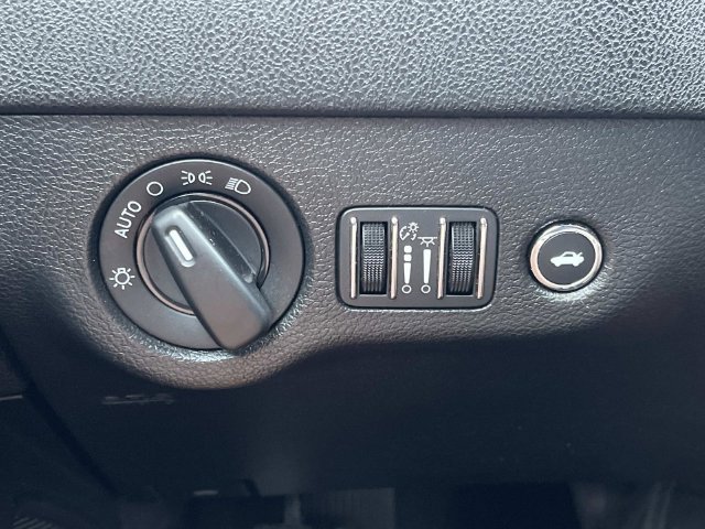 Used 2022 Dodge Charger SXT RWD image 33