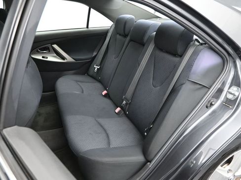 Used 2010 Toyota Camry SE image 19