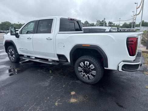Used 2025 GMC Sierra 2500 Denali AWD/4WD image 2