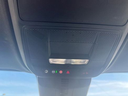 Used 2025 Chevrolet Traverse LT FWD image 34