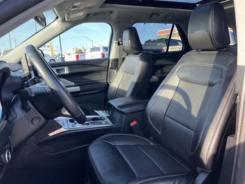 Used 2023 Ford Explorer Limited w/ Limited Technology Package AWD/4WD image 13