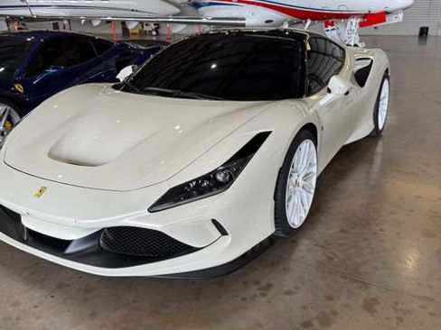 Used 2021 Ferrari F8 Tributo RWD image 9