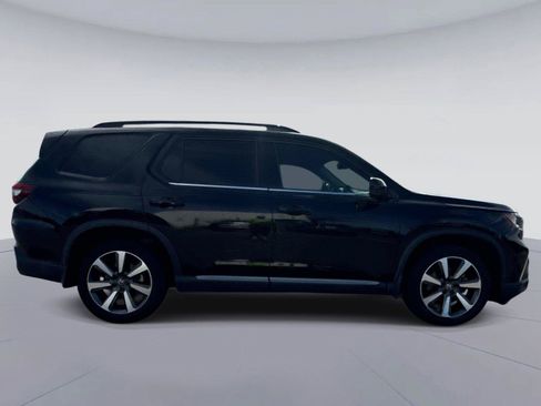 Certified 2024 Honda Pilot Touring image 2