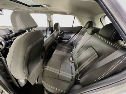 Used 2023 Hyundai Venue SEL FWD image 23