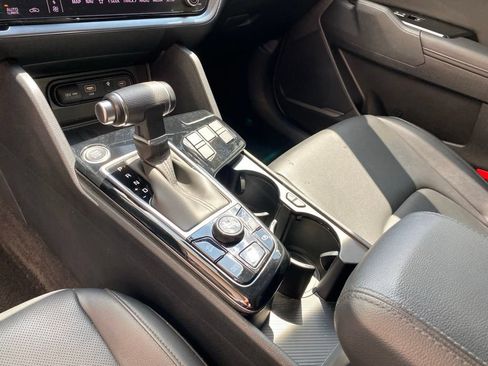Used 2025 Kia Sportage EX FWD image 13