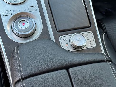 Used 2022 Genesis GV80 2.5T w/ Prestige Package 04 AWD/4WD image 22