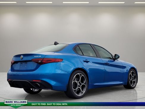 Used 2018 Alfa Romeo Giulia AWD image 4