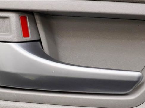 Used 2016 Toyota Camry LE image 19