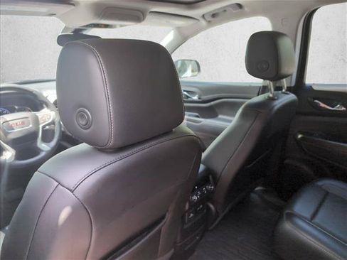 Used 2023 GMC Acadia SLT w/ Elevation Edition AWD/4WD image 18