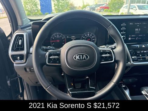 Used 2021 Kia Sorento S FWD image 10