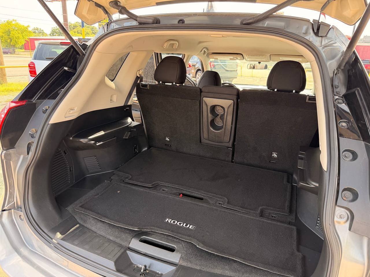 Used 2017 Nissan Rogue SV FWD image 26