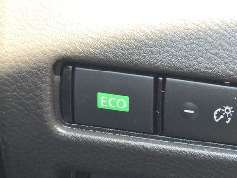 Used 2023 Nissan Sentra SV image 7