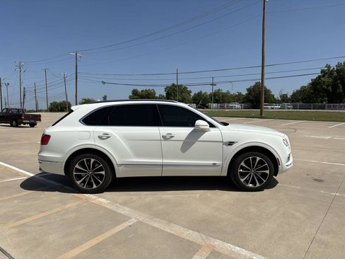 Used 2017 Bentley Bentayga AWD/4WD image 5