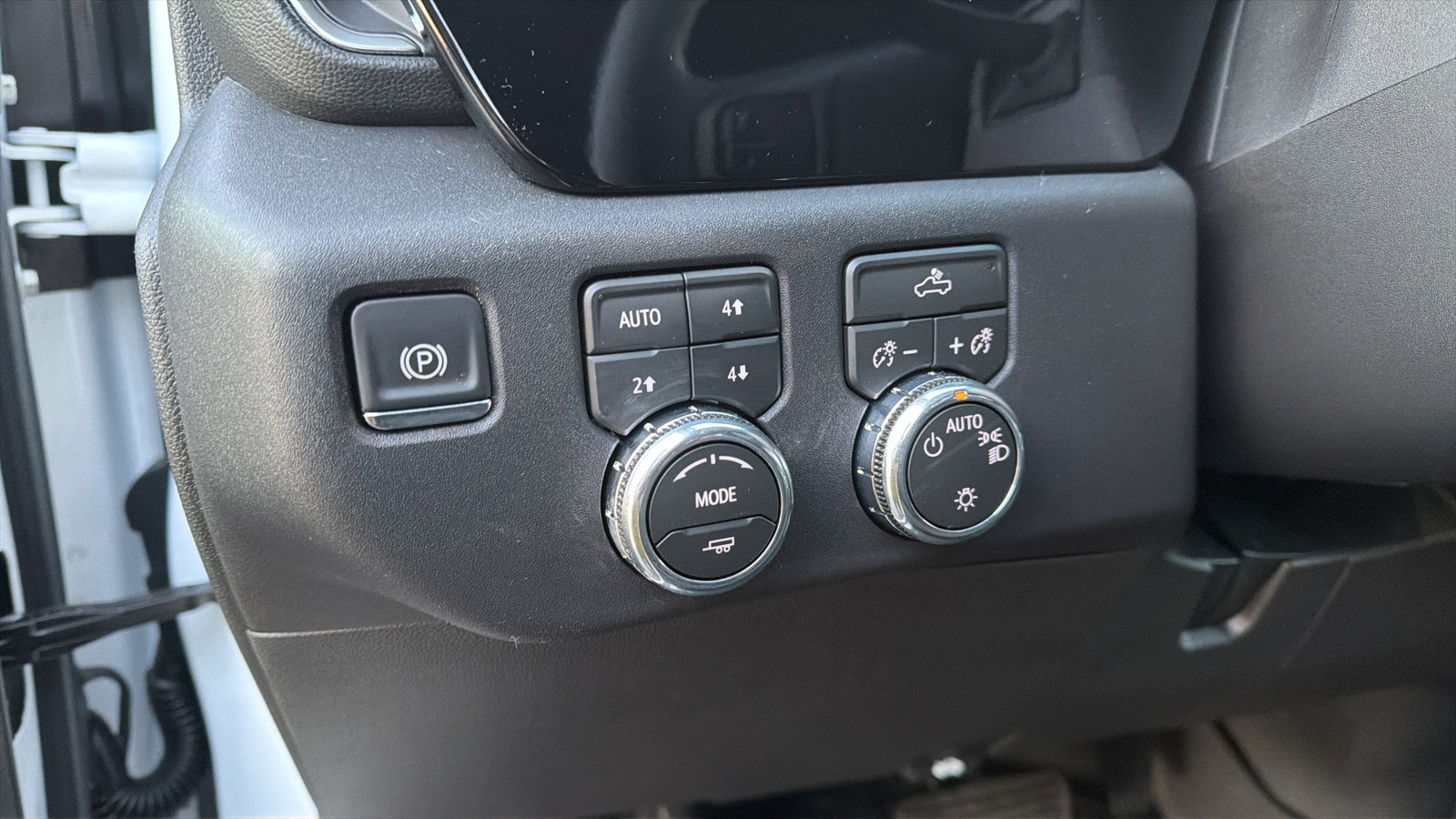 New 2026 GMC Sierra 1500 SLE AWD/4WD image 24