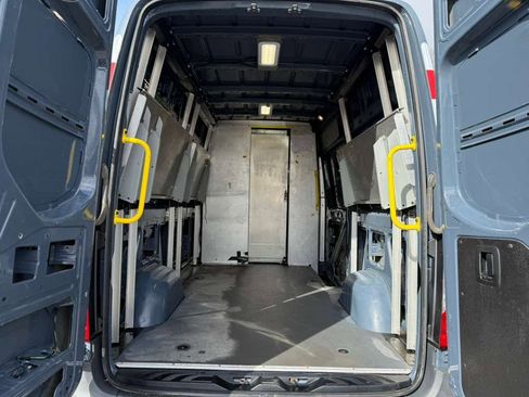 Used 2019 Mercedes-Benz Sprinter 144 image 36