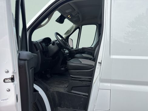 Used 2026 RAM ProMaster 2500 w/ Convenience Group FWD image 12