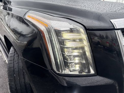 Used 2016 Cadillac Escalade ESV Premium image 22