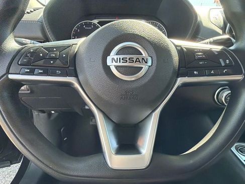 Used 2023 Nissan Sentra SV FWD image 17