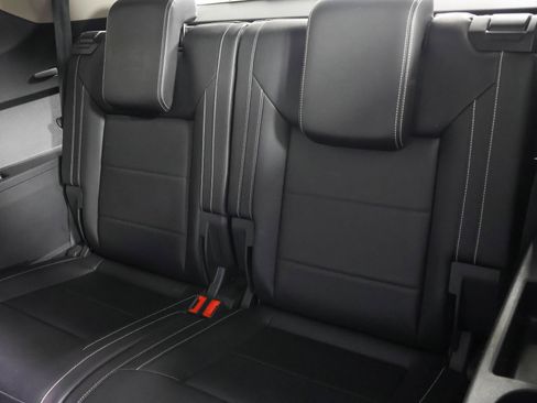 Used 2023 Volkswagen Atlas SEL R-Line AWD/4WD image 39