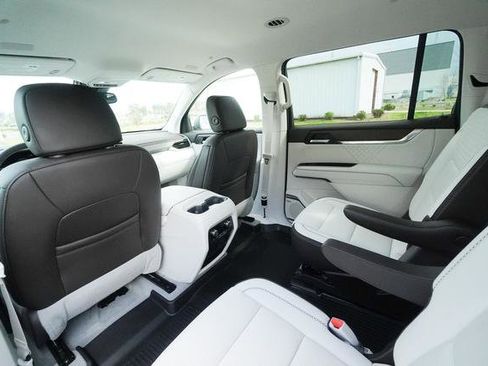 Used 2025 GMC Acadia Denali w/ LPO, Floor Liner Package image 27