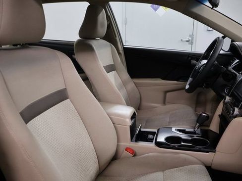 Used 2013 Toyota Camry LE FWD image 25
