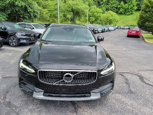 Used 2020 Volvo V90 T6 Cross Country w/ Protection Package Premier AWD/4WD image 2