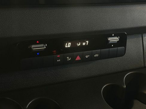 Used 2024 Mercedes-Benz Sprinter 2500 image 17