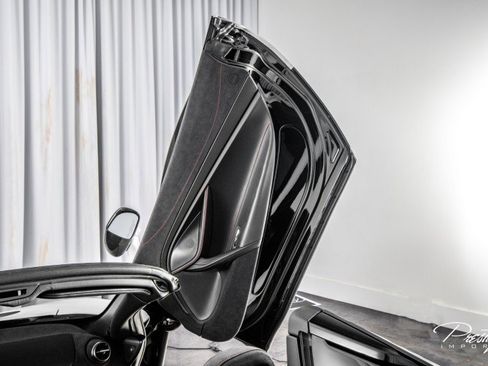 Used 2022 McLaren 720S Spider image 24